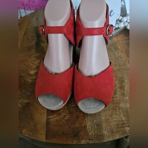 DANSKO Gorgeous Salsa Strappy Sandals. Platforms Size 7.5-8/38 SUPER NICE!